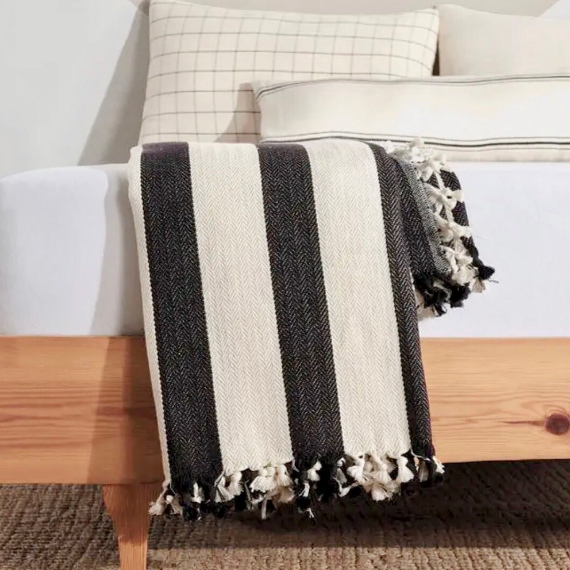 Black striped throw blanket clearance